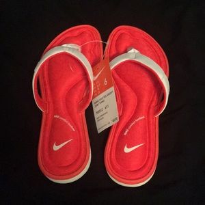 Nike solarsoft flip flops